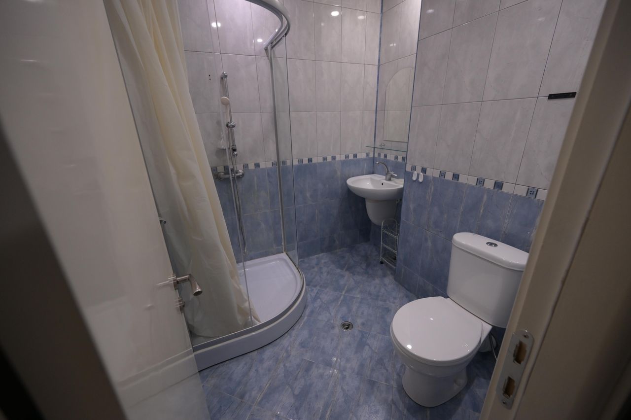 Дава се под наем Тристаен апартамент в Пловдив, Кючук Париж - 90 кв.м за 425 € - Снимка #12
