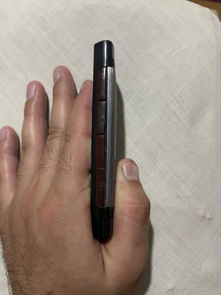 Телефон NOKIA сотилади.