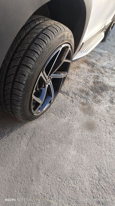 Diska balőn sotiladi 
Razmer  245/40/ R 20
Malibu 1/2 
Captiva 
BVD 
T