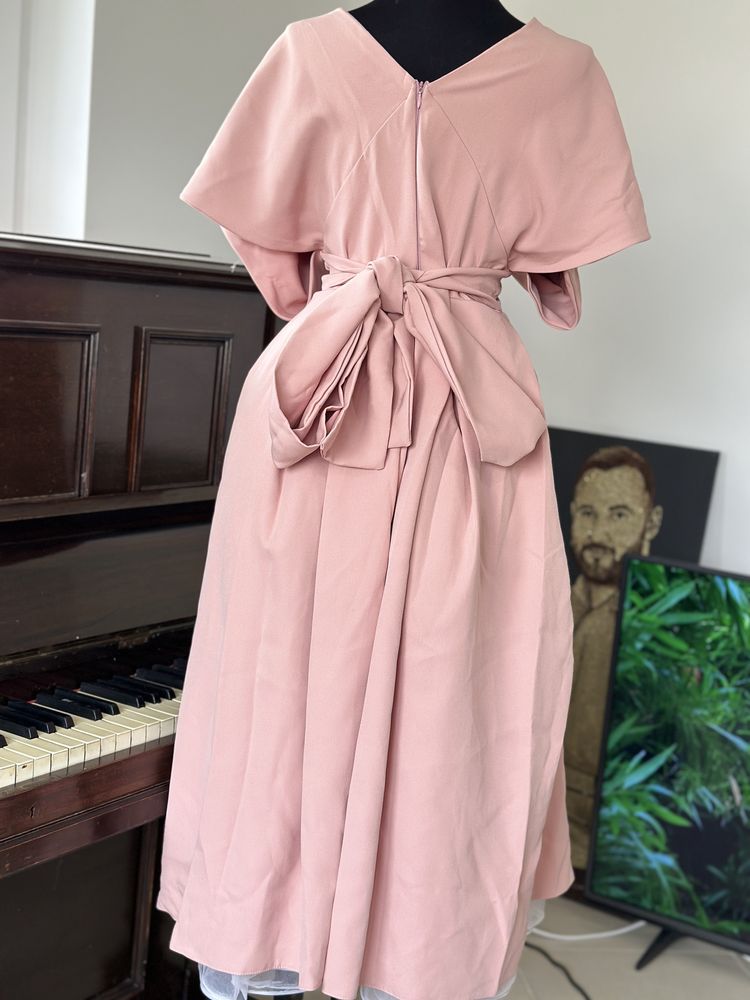 Rochie eleganta roz