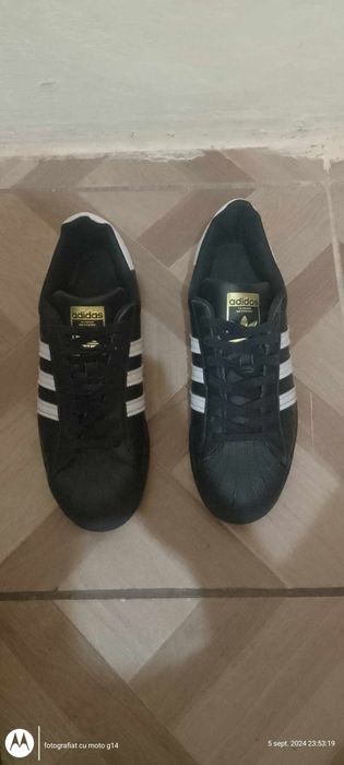 Adidas super star sănt aproape noi originali 100 la 100