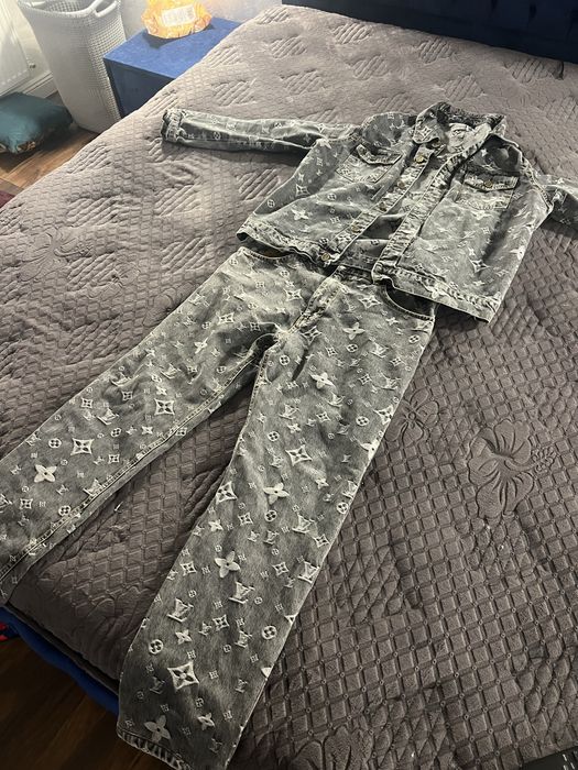 Compleu de blugi!! Louis Vuitton