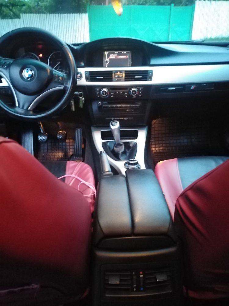 BMW seria 3 BMW 318 D an 2011