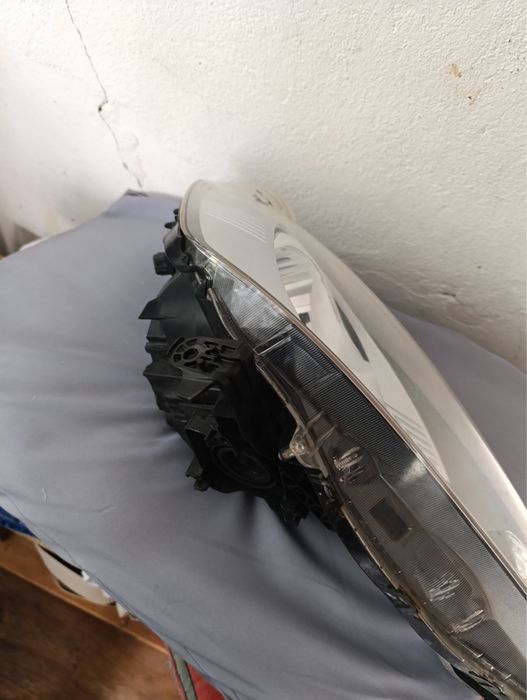 Десен фар за Honda Jazz 2011-2015