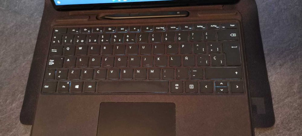 Vand Tableta/PC Microsoft Surface Pro 8