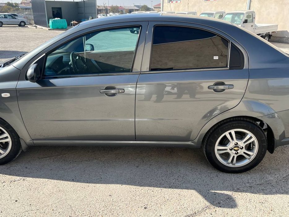 Nexia 3 avtomobili sotuvda