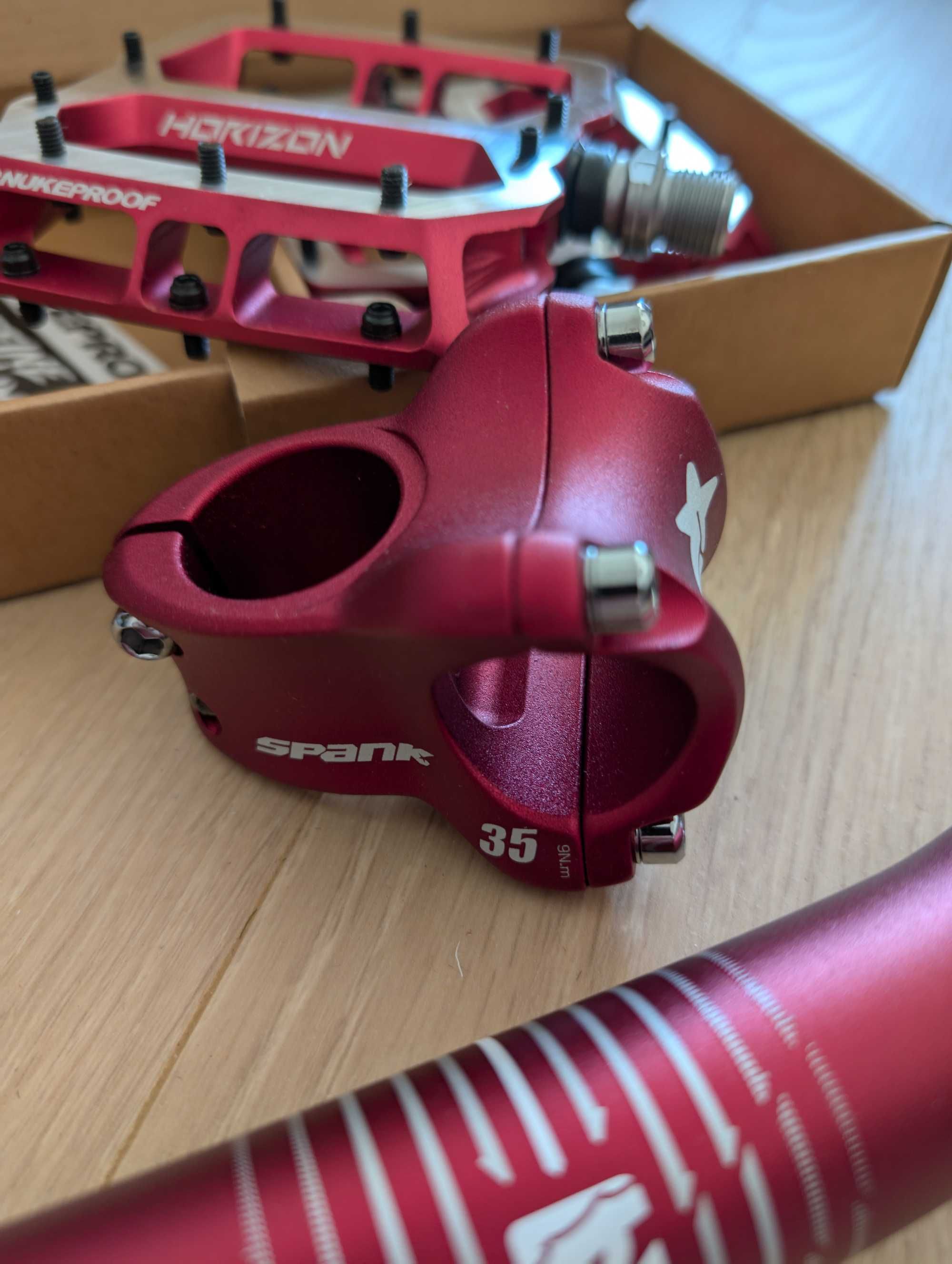Set ghidon pipa si pedale bicicleta mtb Nukeproof Race Face Spank