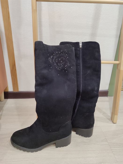 Продам новые зимние сапоги