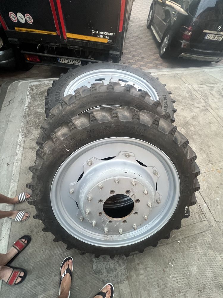 Vand rotii de tractor Jondir
