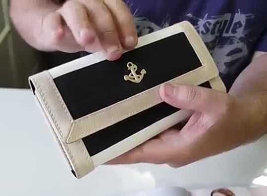 Новый в упаковке  кошелек