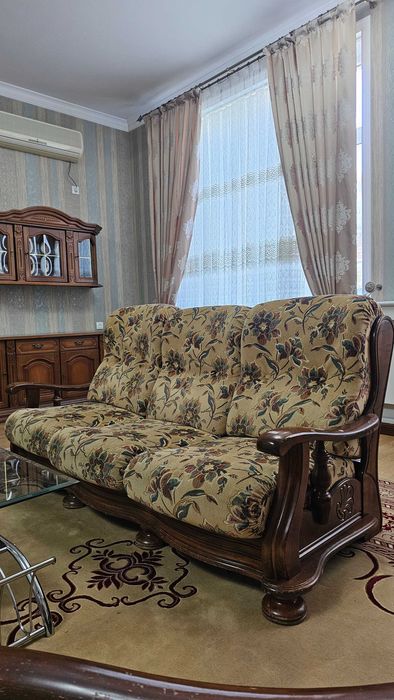 Мягкая мебель диван+2 крескла