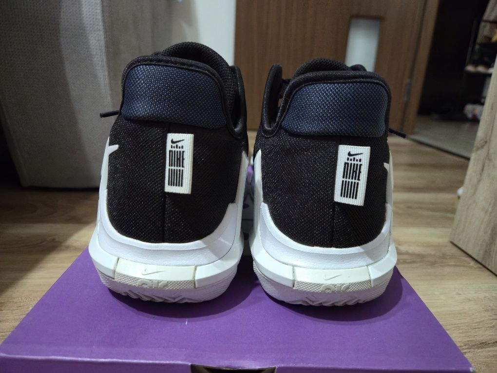 Adidași Nike LeBron Witness VIII