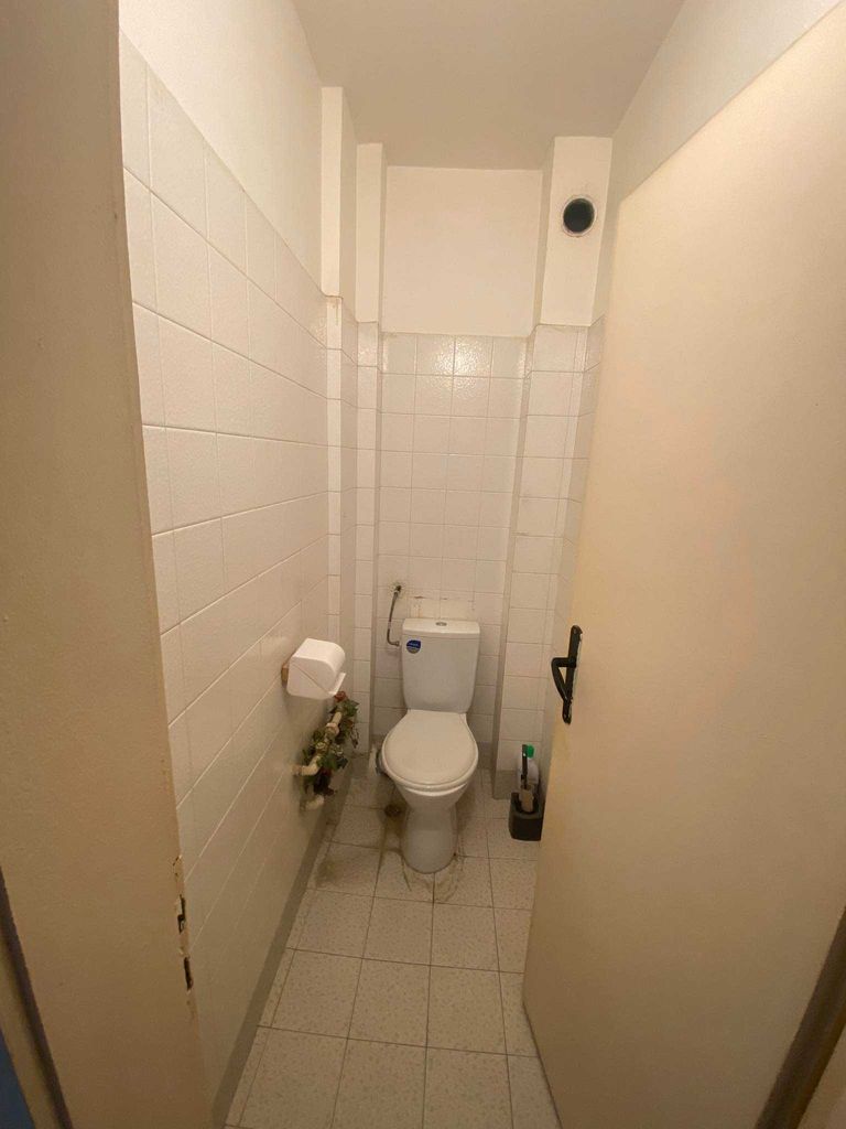 Дава се под наем Двустаен апартамент в Пловдив, Кършияка - 70 кв.м за 325 € - Снимка #5