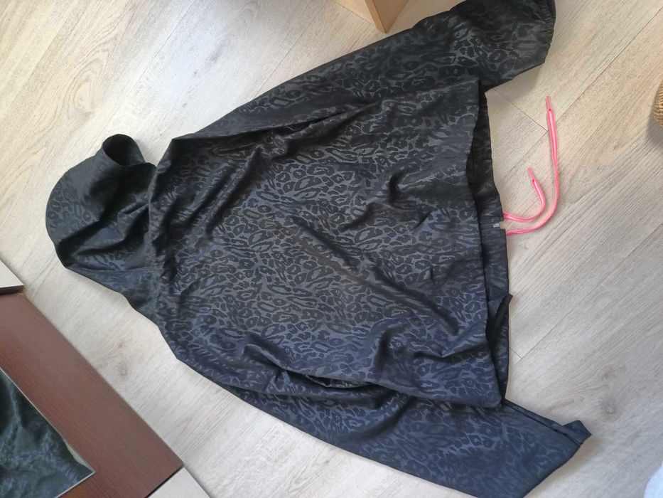 Oysho Women’s Utility Windbreaker Cargo hooded jacket Size L