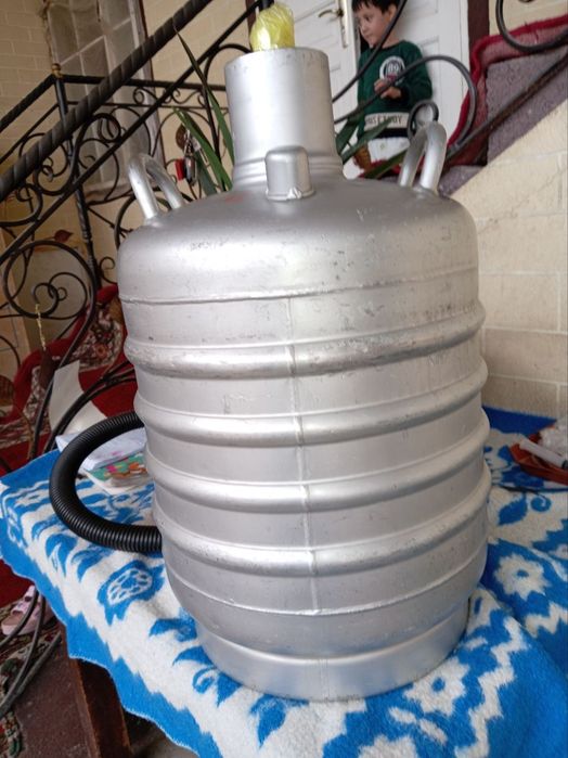 Дьюар сосуд для жидкого азота 18 литровый с жидким азотом