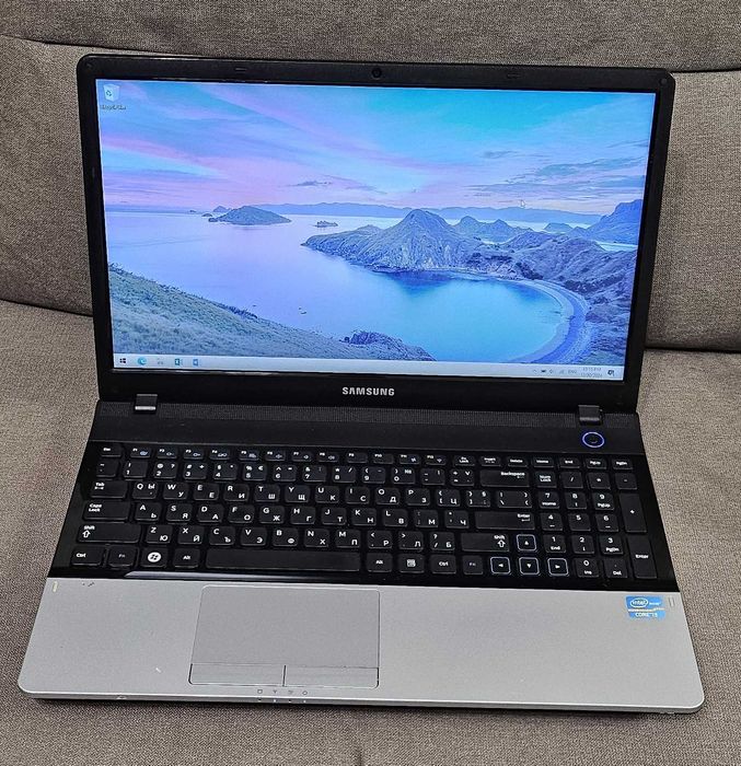 Лаптоп Samsung Series 3 Intel® Core i3