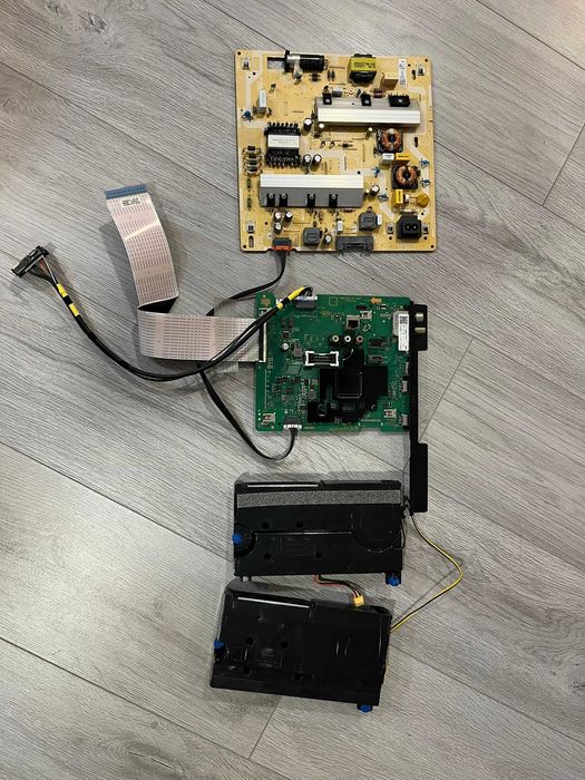 Dezmembrez Samsung QE50Q60TAUXXH cu display defect