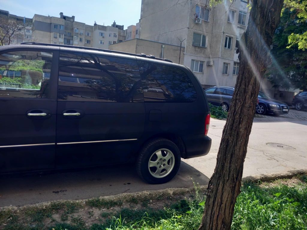 Kia Carnival 2.9i