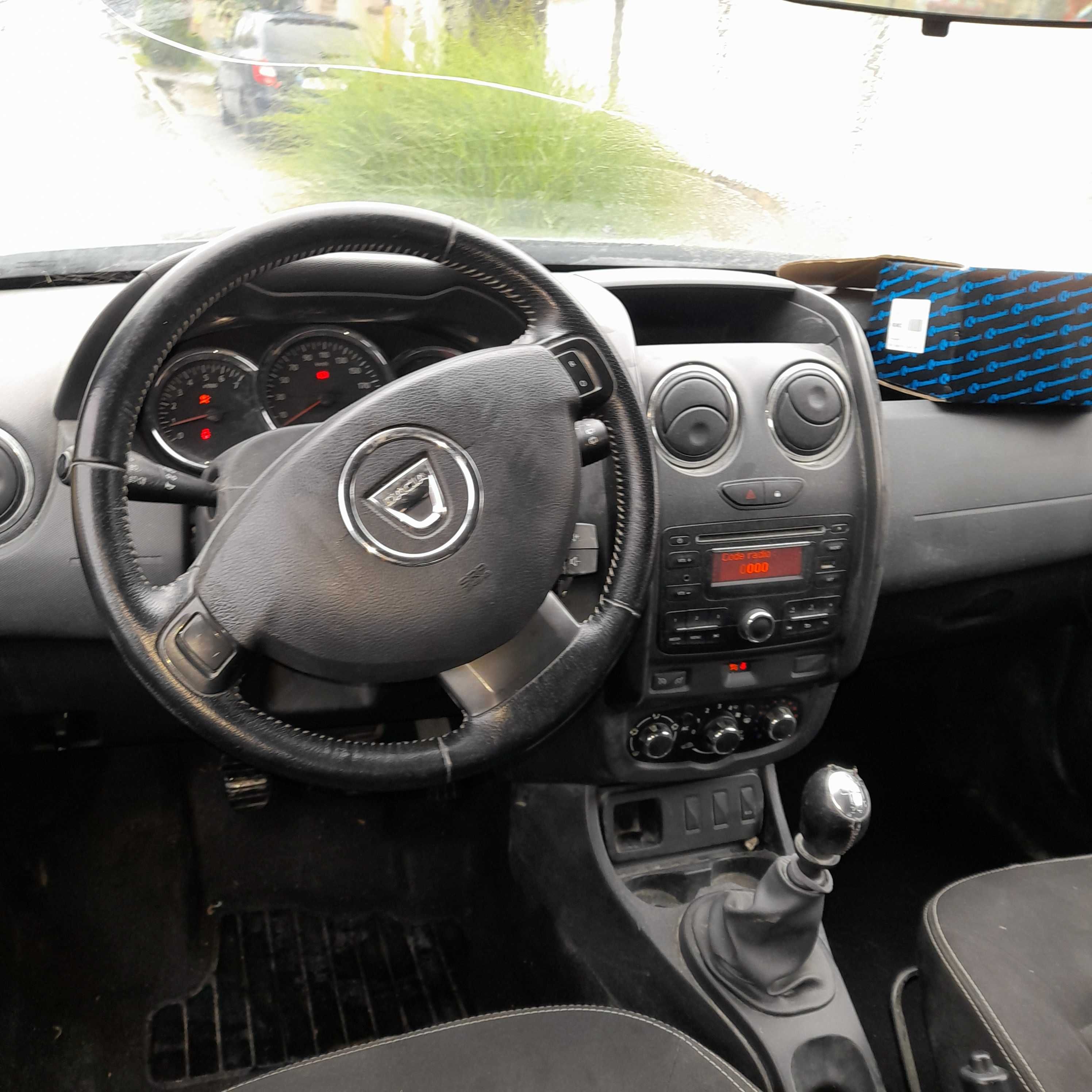 Dacia Duster avariat 2014 1.5 Dci avariat