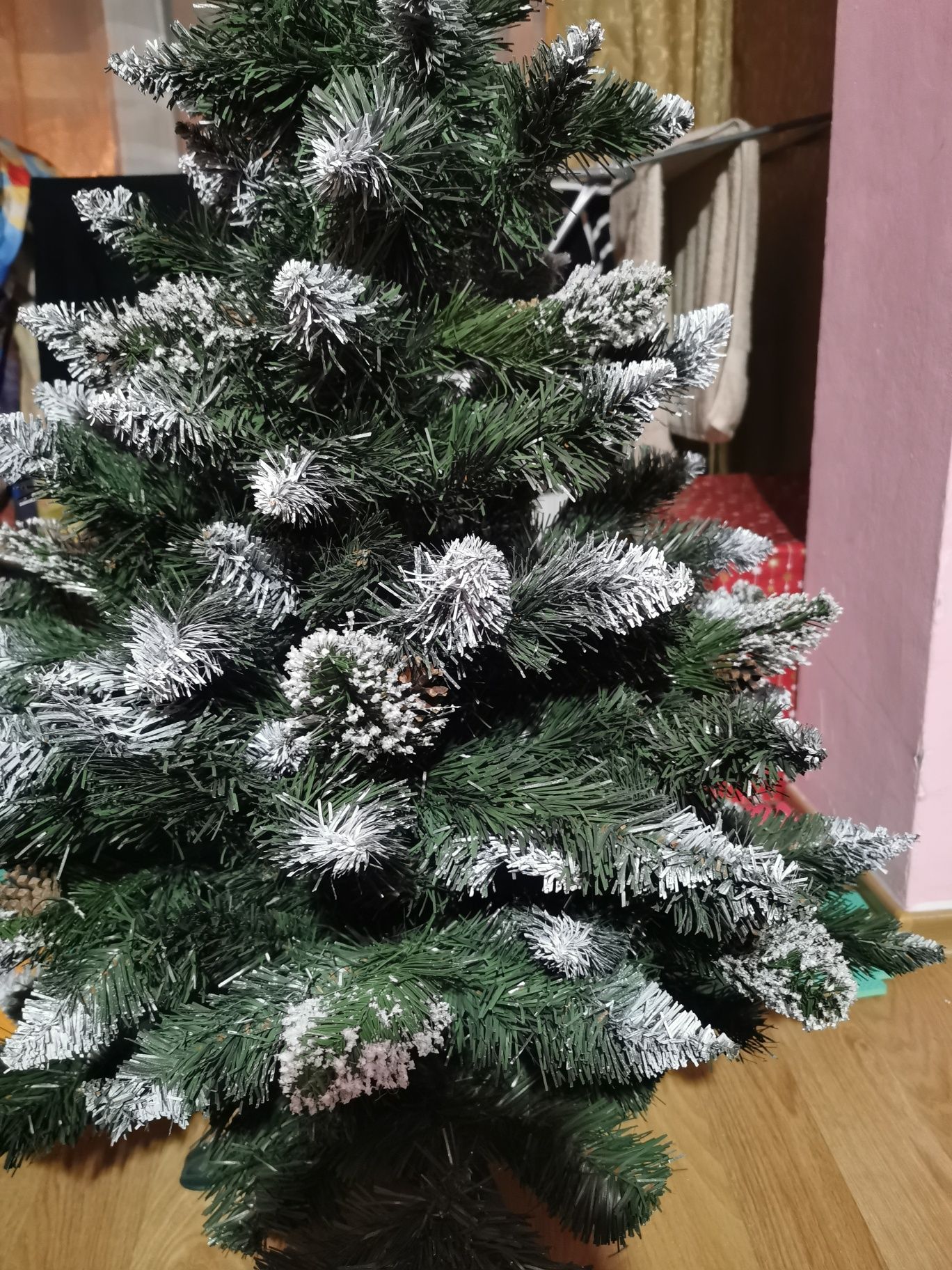 Brad artificial 120 cm + decorațiuni