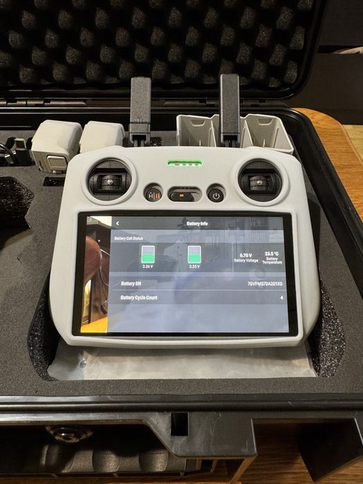 DJI Mini 4 Pro Fly More Combo RC2 + carduri 256GB cadou + accesorii