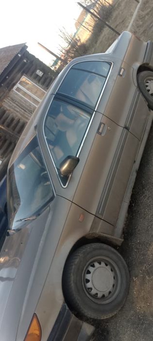 Продам машину Mitsubishi в хорошем состояние не дорого есть торг