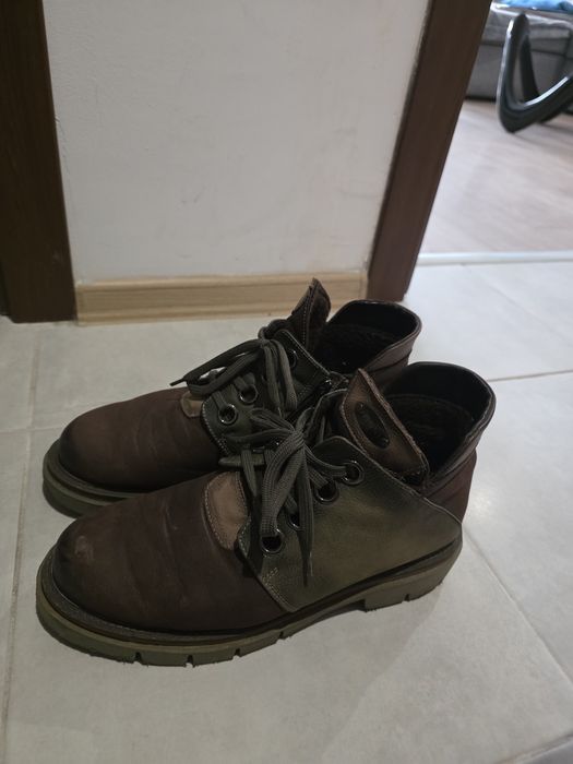 Продавам боти естествена кожа