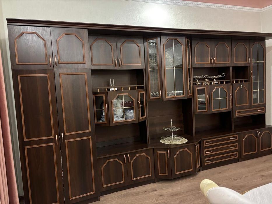 Продам стенку. Б/у в отличном состоянии.