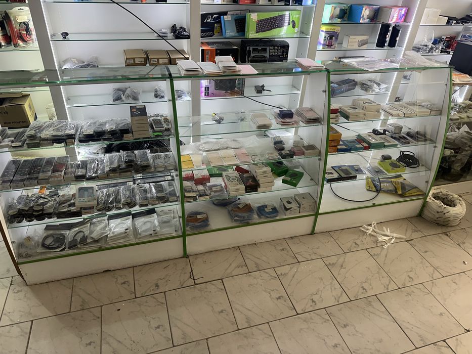 Срочно витриналар сотилади! Янгидек! Vitrina magazin uchun!