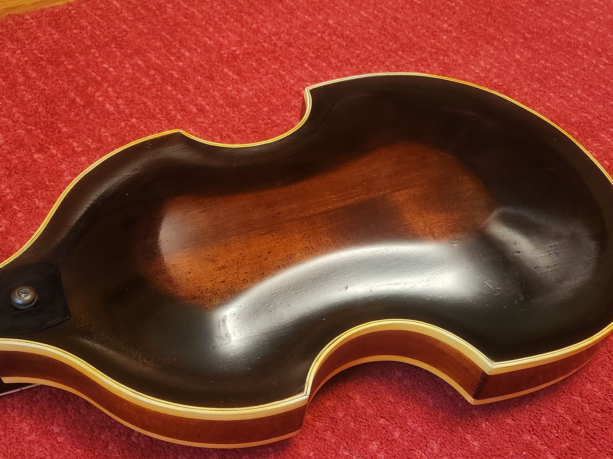 Chitara bass vintage reconditionata