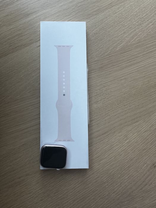 Продавам Apple Watch S9 (9gen) 41mm неизползван