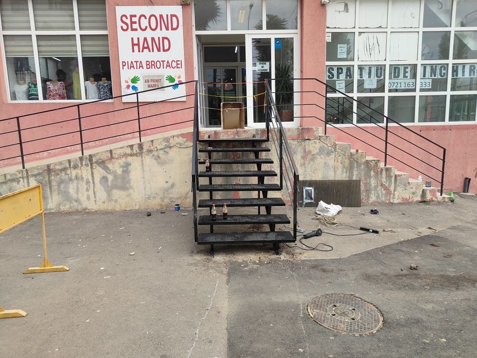 Fac balustrazi trepte din fer garduri porți etc