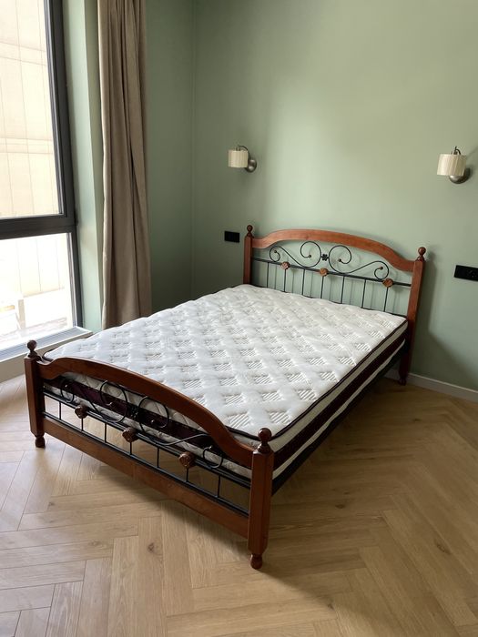 Кровать деревянный