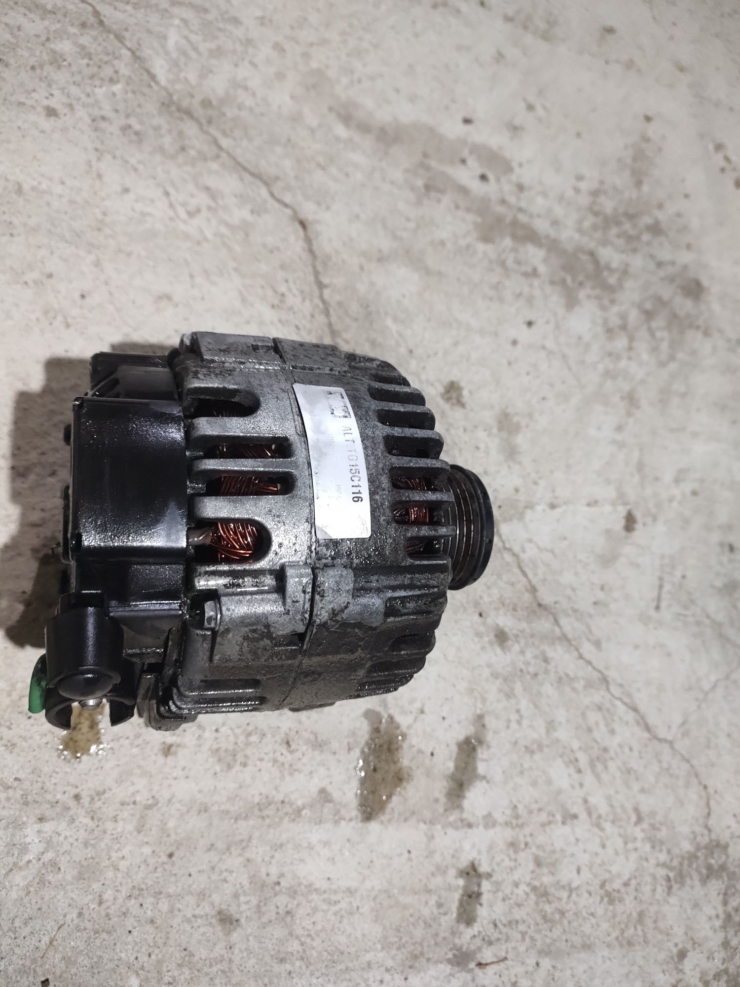 Vând alternator Peugeot 406 hdi