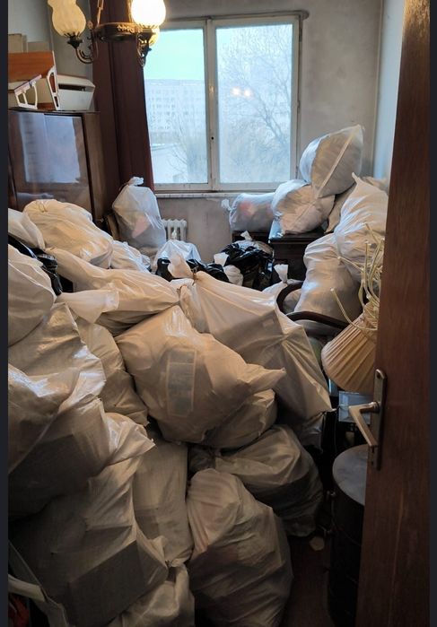 Transport mutari Debarasari apartamente case birouri moloz non stop