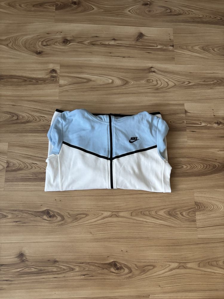 Nike Tech Fleece Baby Blue