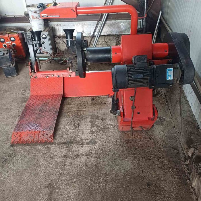 Гумодемонтажна и Баланс машина за товарни автомобили Beissbarth Microt