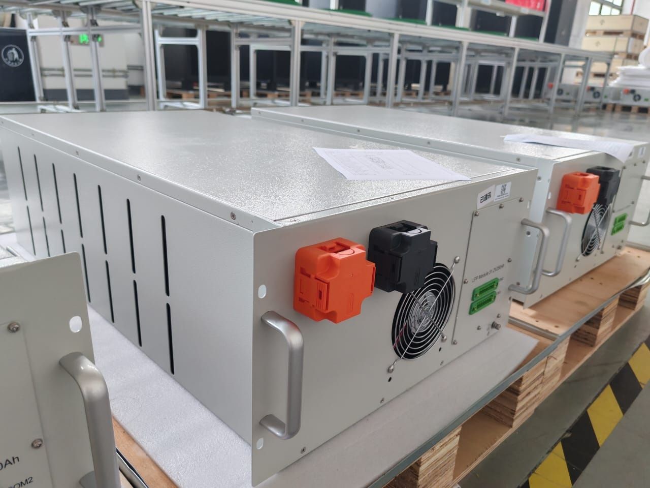 Соларна батерия с инвертор 215kwh 100kw CATL LiFePO4