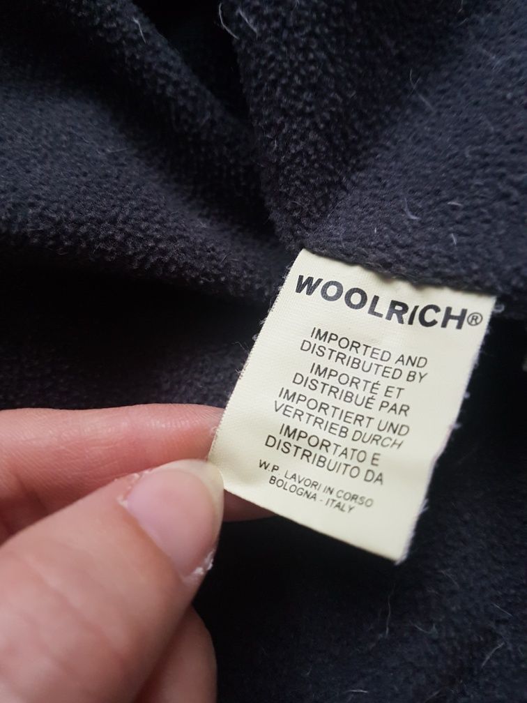 Geaca din puf Woolrich pt baieti de 4-5 ani,originala