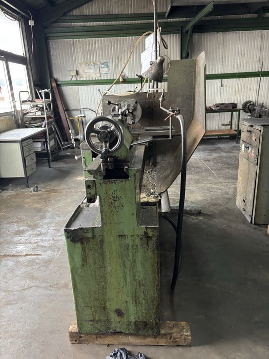 De vanzare strung pralalel marca TOS 200x750mm