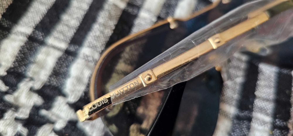 ochelari de soare scrie pe ei Louis Vuitton ceas de mana RICHARD MILLE