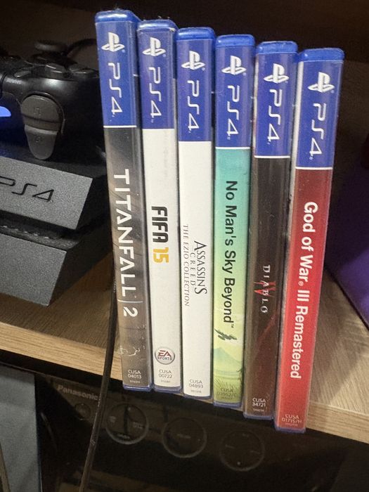 Ps4 1 tb , doua controllere plus jocuri