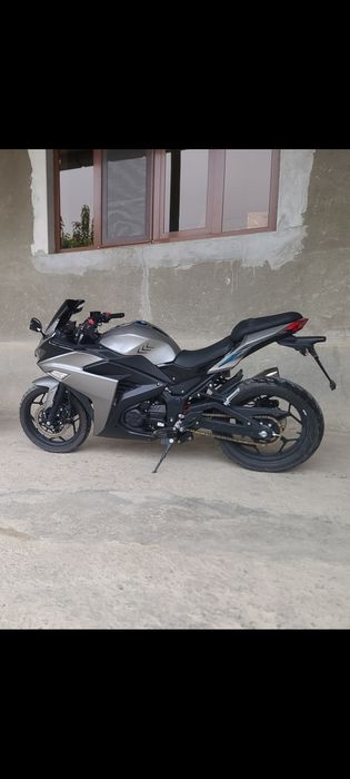 Yamaha r3 srochne sotiladi