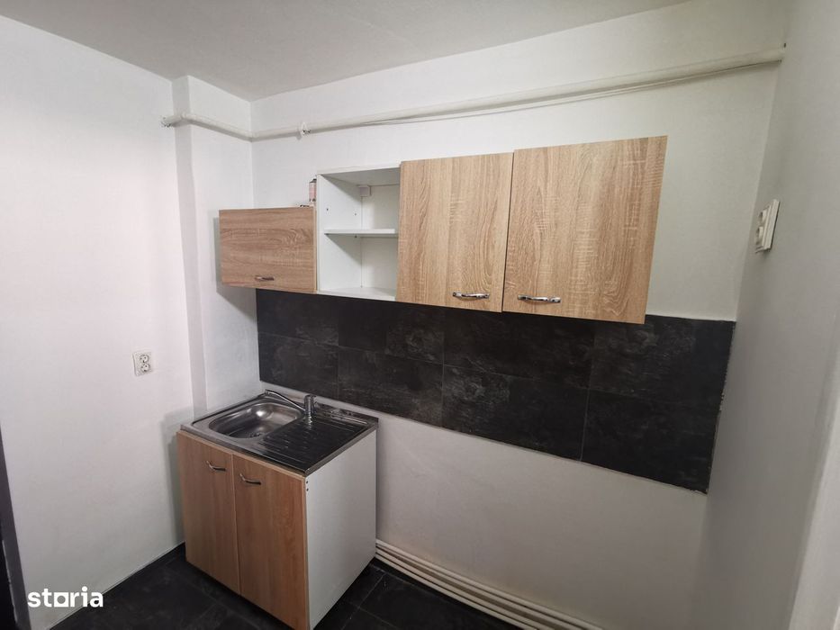 Garsoniera renovata zona Liceului Pedagogic