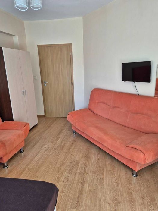 Продава се тристаен апартамент