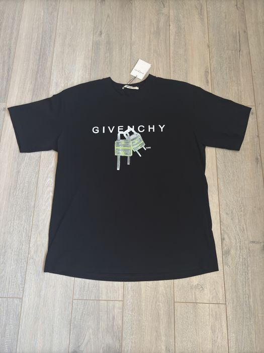 tricou Givenchy.