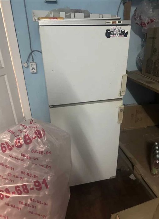 Продам холодиник, морозит отлично