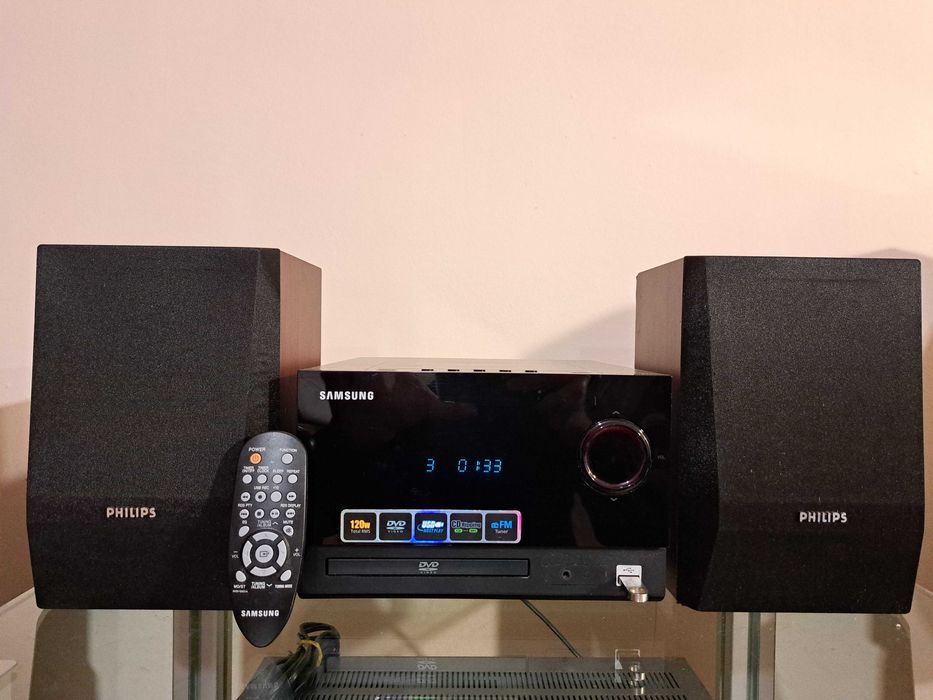 Sistem audio Samsung MM-DG25 cu DVD, USB + tlc