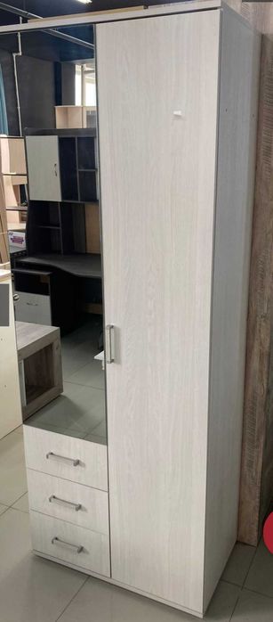 Шкафы-купе , шкафы распашные  в наличии.