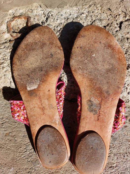 Slapi cu deget,talpa din piele